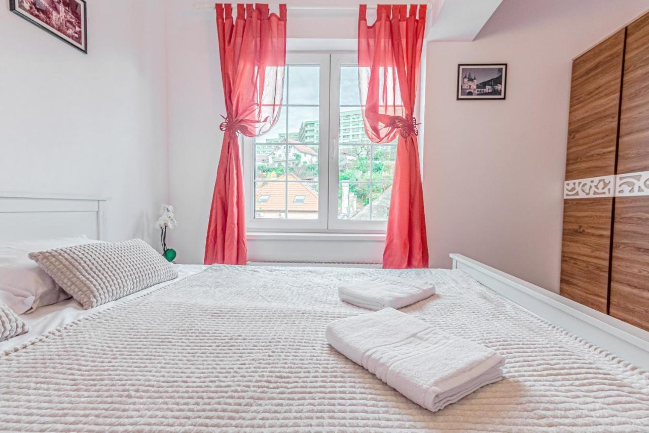 Opera Apart 2 Apartman Brassó Kültér fotó